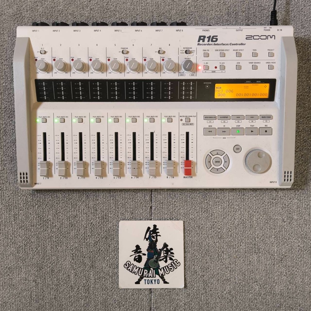 ZOOM R16 Portable Multitrack Recorder Controller and Interface Body Only