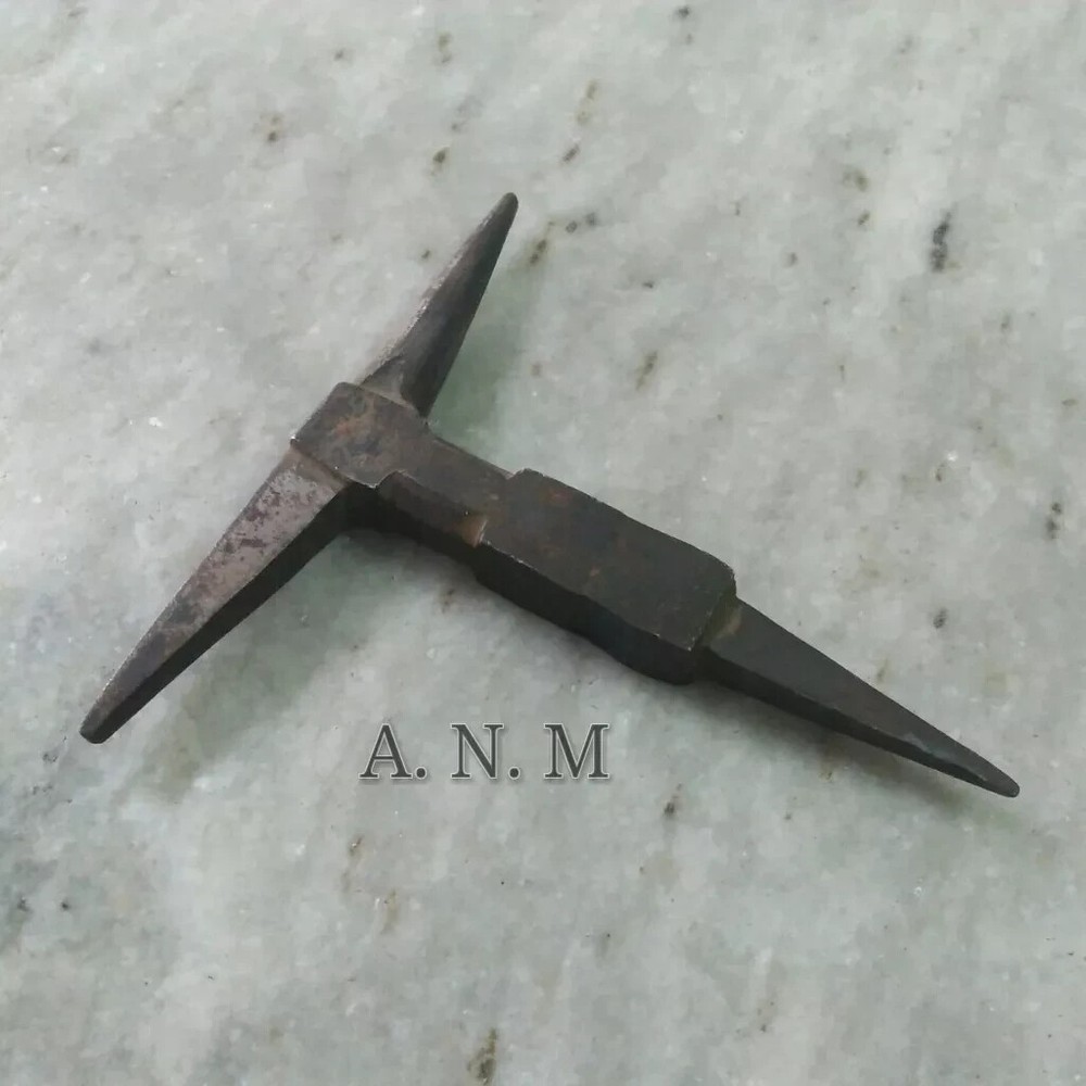 Black Iron Anvil Collectible Blacksmith Tool useful 10cm