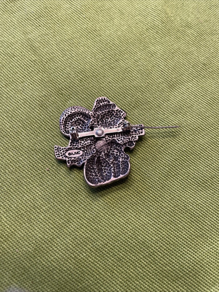 The Give Thanks Pin. Excellent Condition!