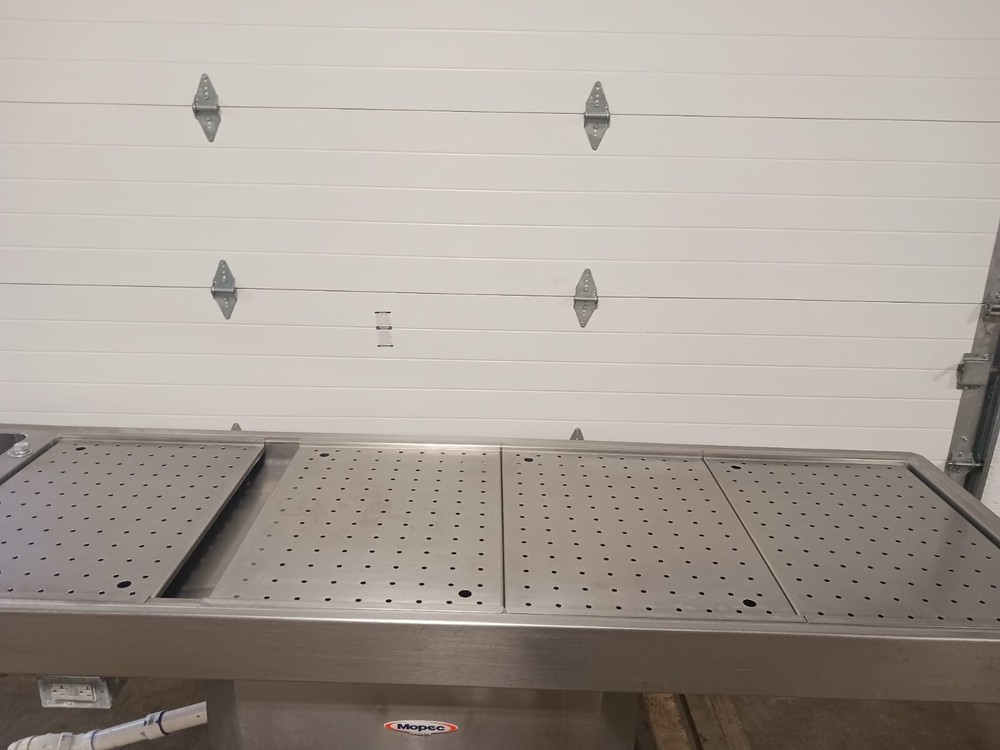Mopec 158635 Elevating Autopsy Table CE200