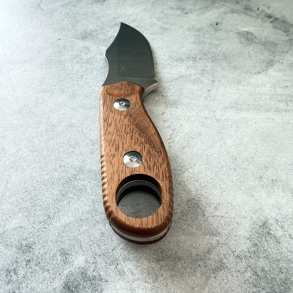 Smooth Walnut handles Scales for Kizer Beaver II