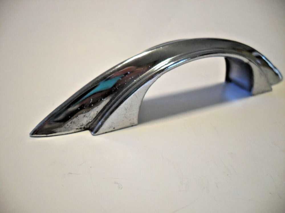 Vintage Chrome Drawer Pulls Stepped Sides Pointed Ends Cabinet Handle Amerock