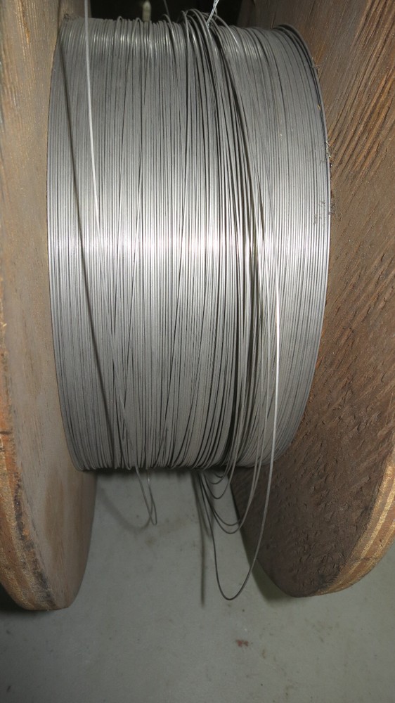 rectangular spring wire .024 x .035" stainless steel t-316 600 ft? nos yr 2000
