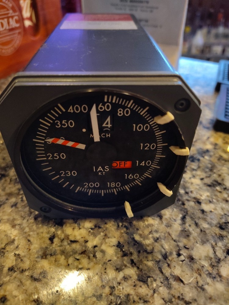 Sperry SI-225A Mach Airspeed Indicator