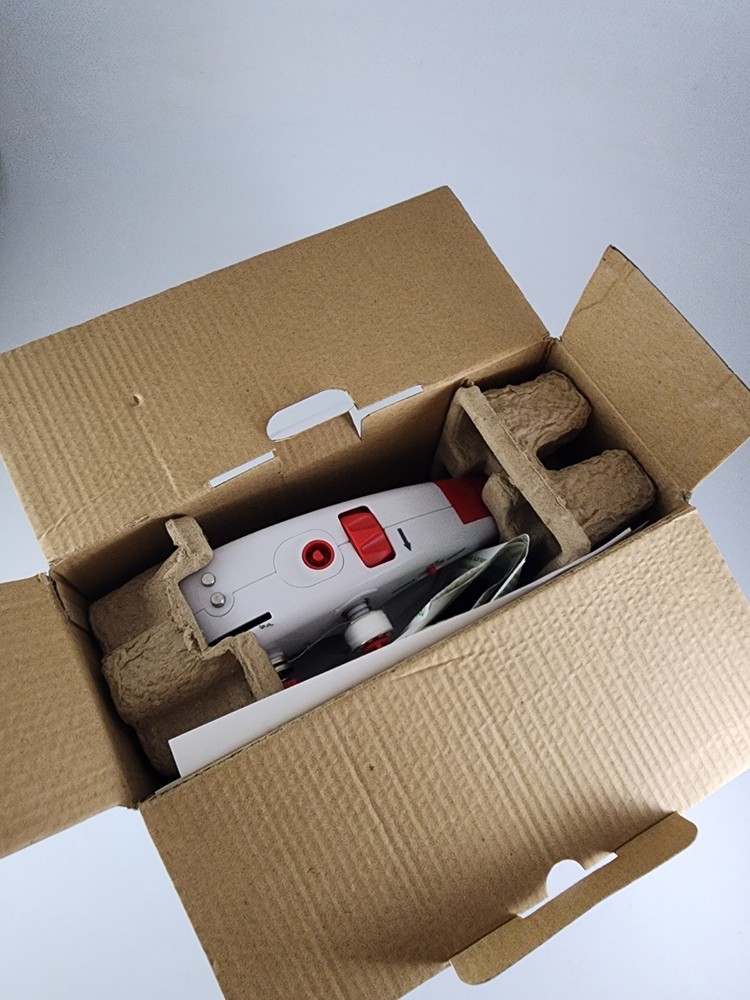 Singer Stitch Quick + Two Thread Hand Held Mending Machine White