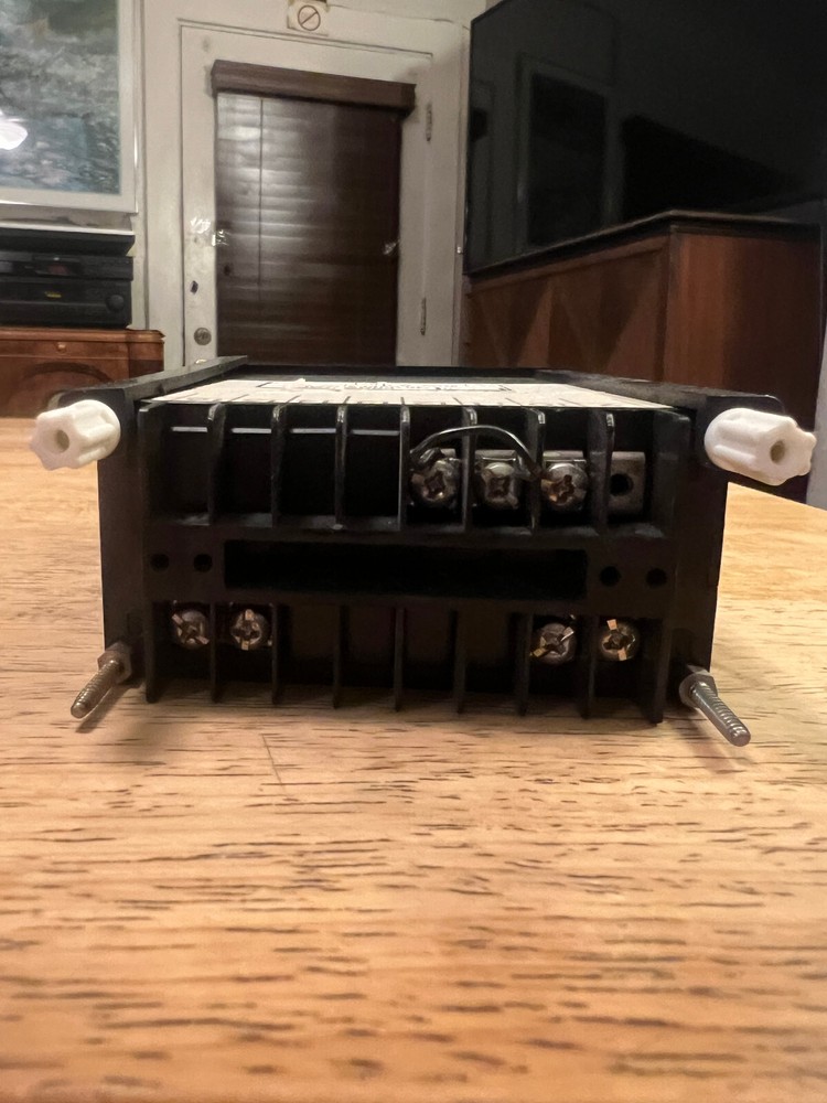 CROMPTON INSTRUMENTS 262-DDV DIGITAL D/C VOLT METER