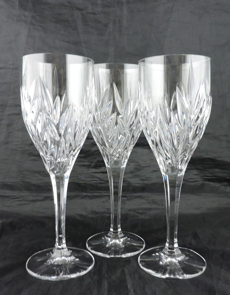 CRYSTAL OR GLASS WINE STEM 8 1/2" TALL STEMWARE LEAF PATTERN BARWARE