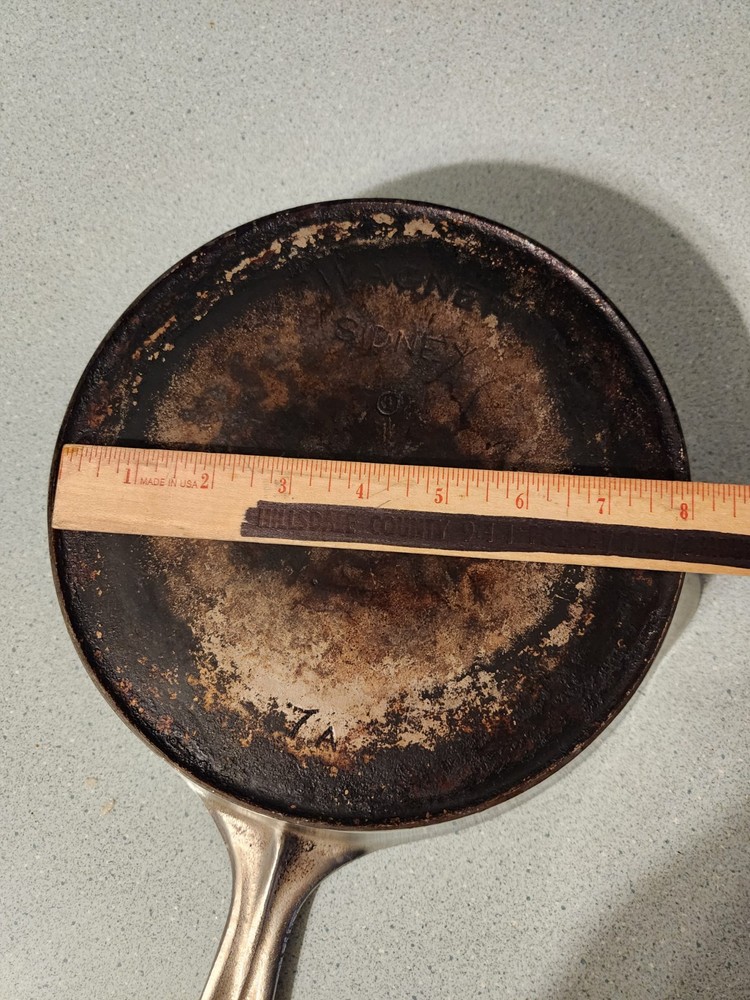 9” WAGNER WARE #7 SIDNEY O CAST IRON SKILLET