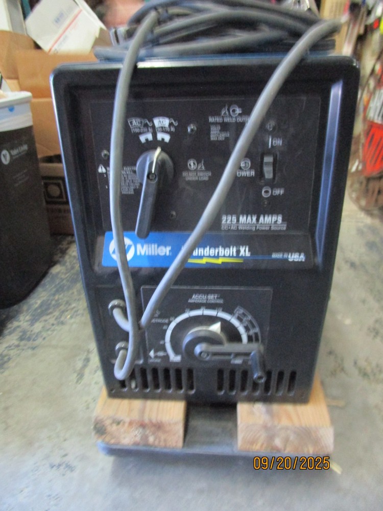 Miller Thunderbolt Arc Welder 220 Volts Model 903641