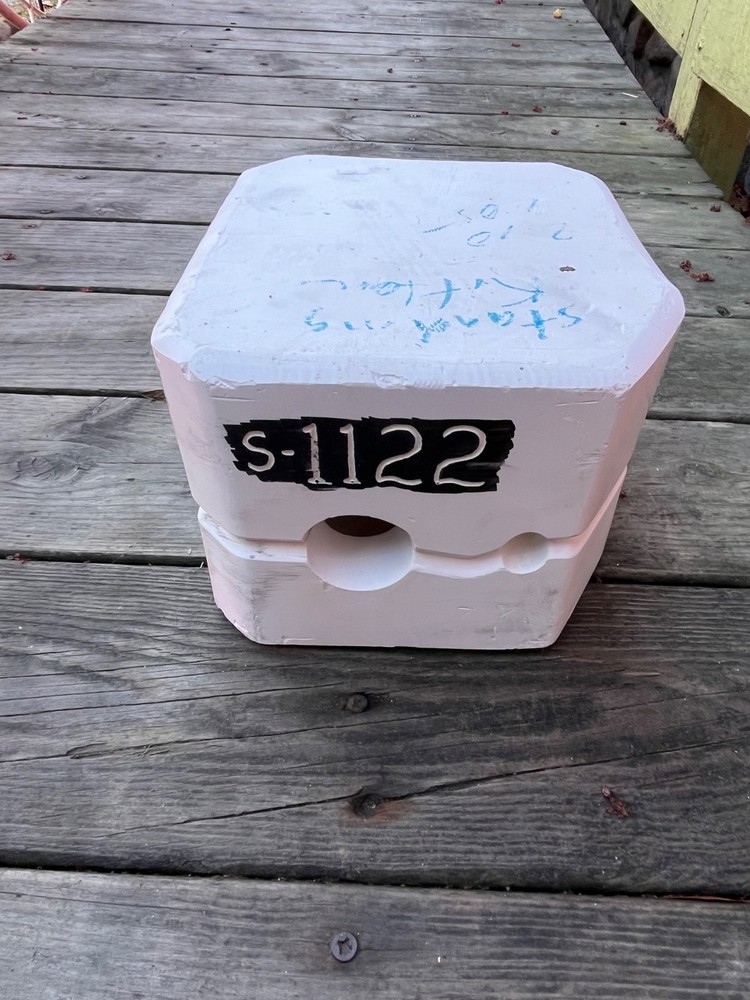 VINTAGE SCIOTO CERAMIC MOLD #S-1122 SITTING KITTEN