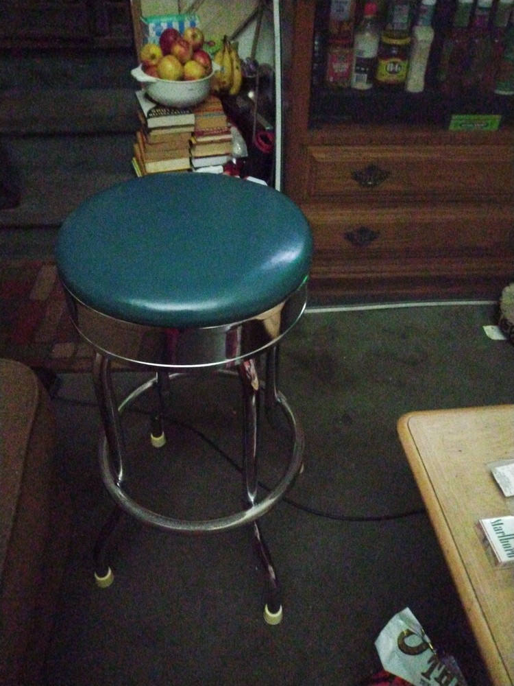 VINTAGE TWISTED LEG ICE CREAM PARLOR STOOL