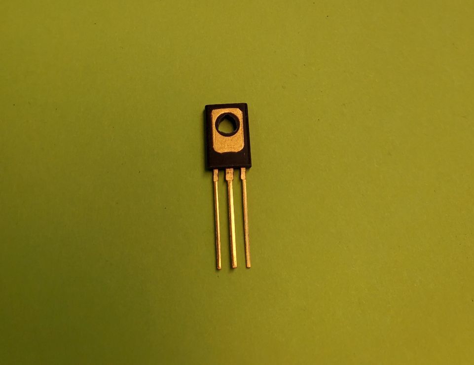 Motorola M439 3 pin gold transistor