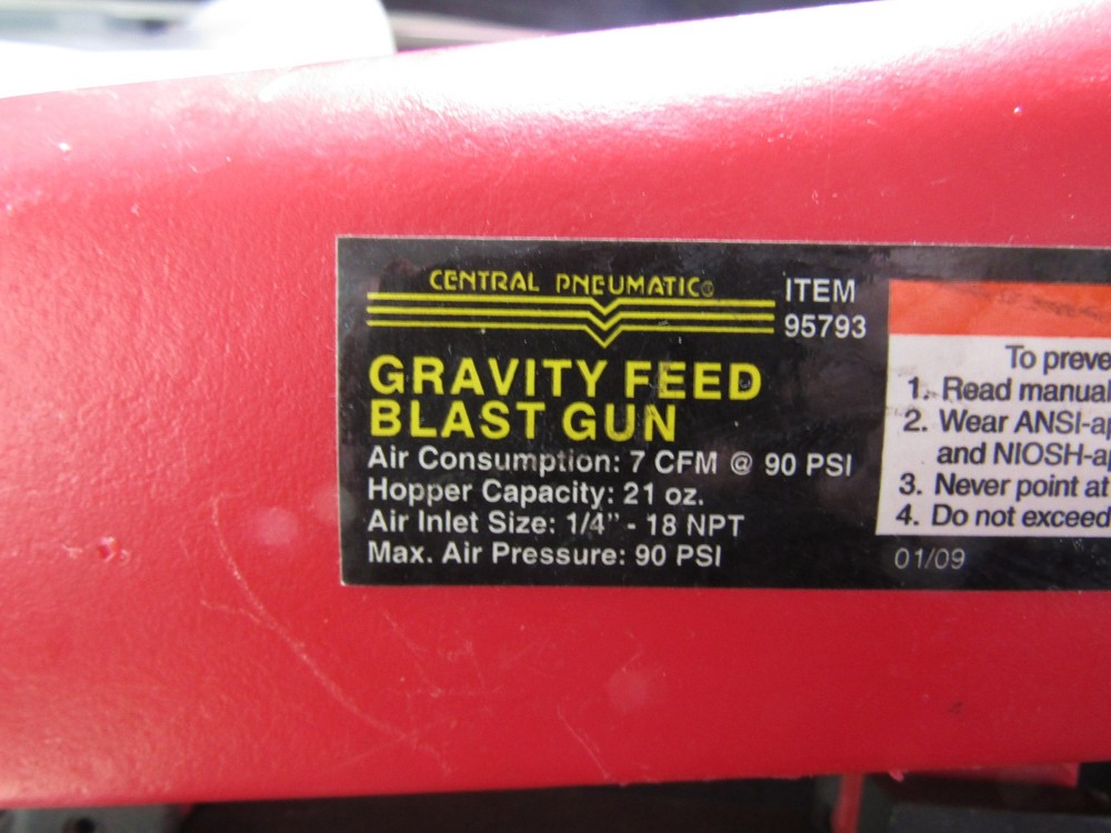 Central Pneumatic Gravity Feed Blast Gun Sand Blasting Machine Gun Preowned