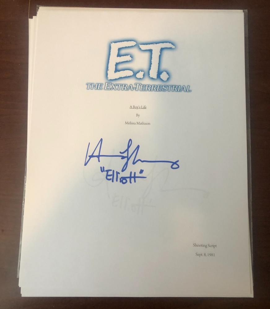 HENRY THOMAS SIGNED "ET" MOVIE SCRIPT COVER