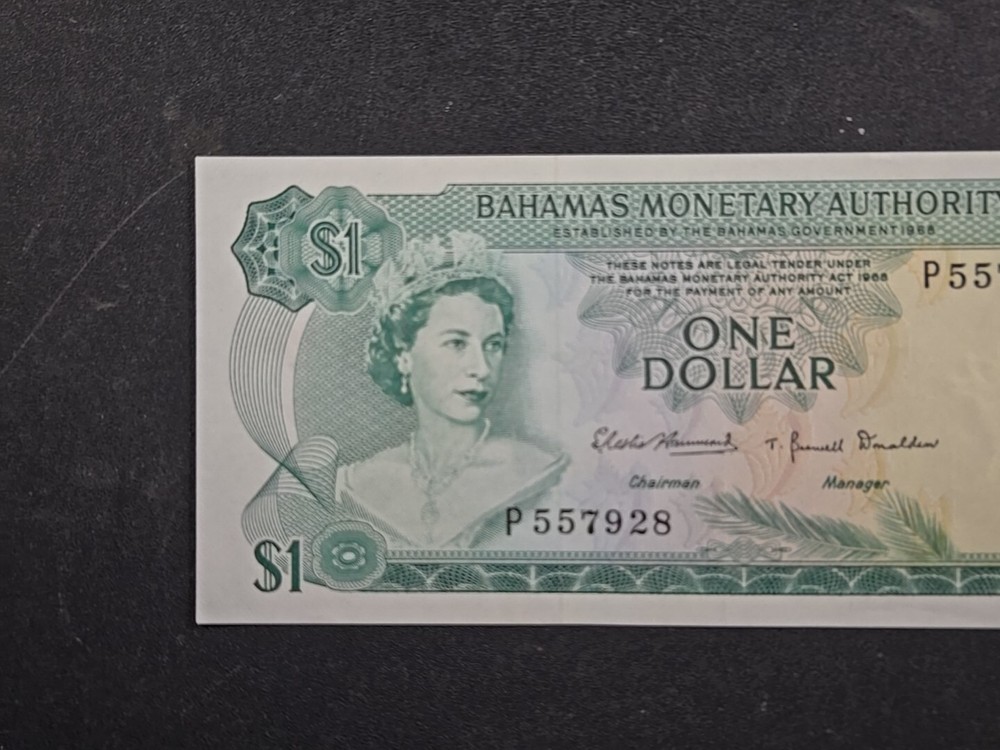1968 BAHAMAS $1 - Pick# 27a  - Solid AU