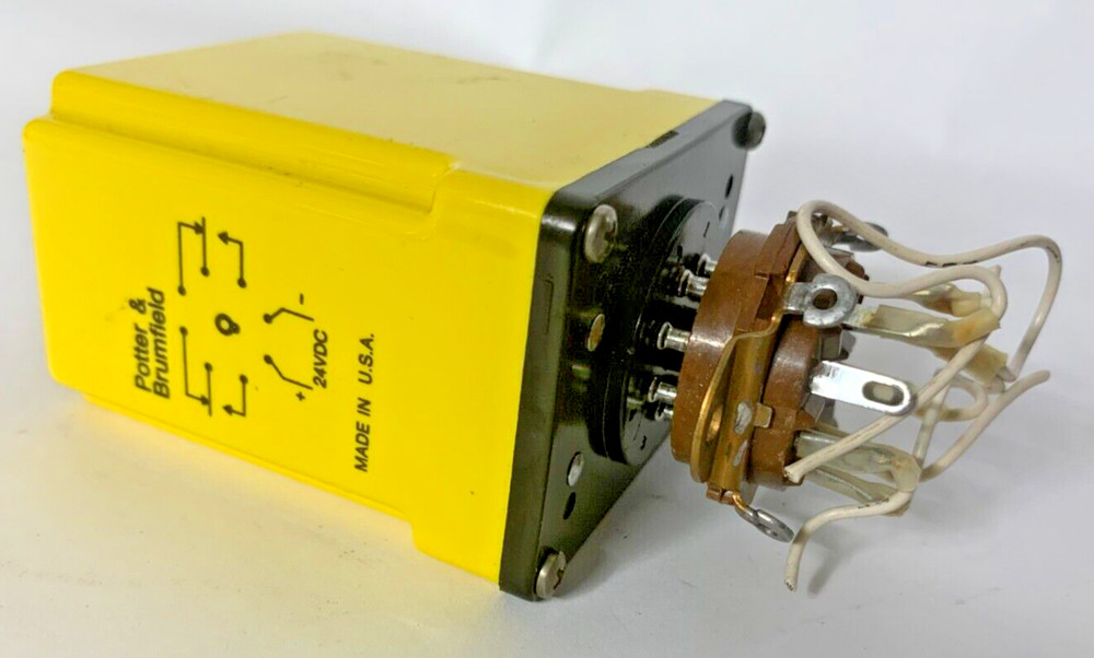 Potter & Brumfield CSL-38-30010 Adjustable DC Voltage Sensor & 8 pin Socket