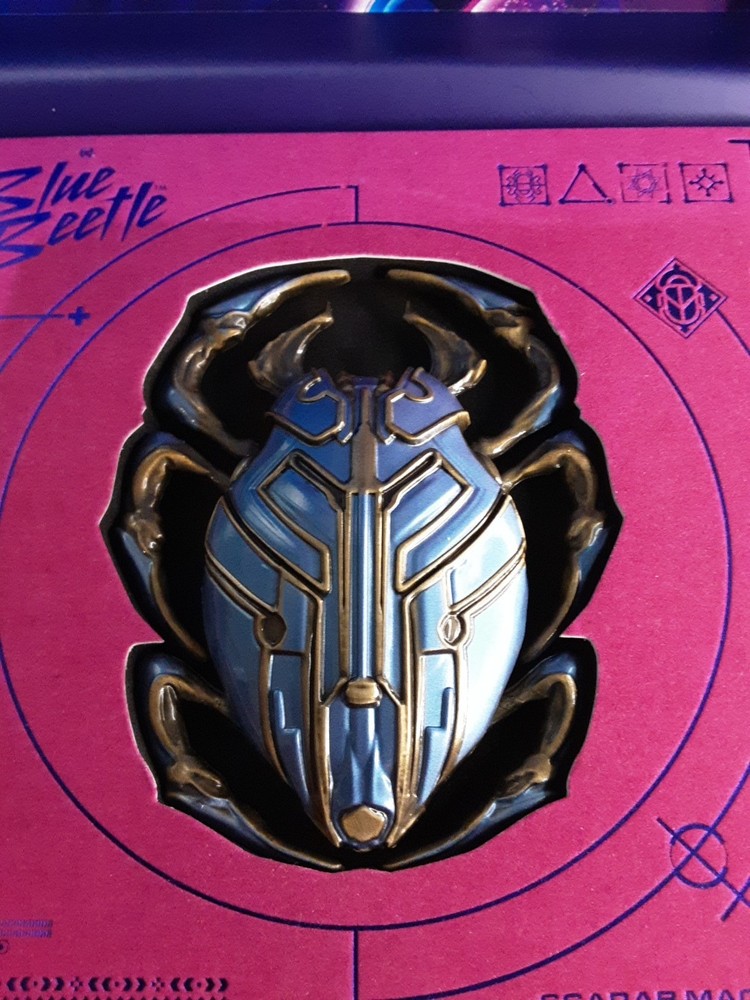 DC Comics Blue Beetle Pin Limited Edition 4112/8000