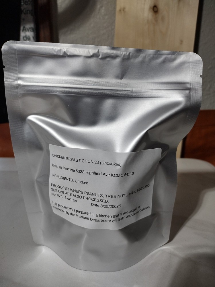 Freeze Dried Chicken Breast Chunks (Uncooked)