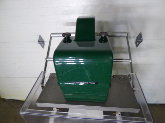 7 TON KNUCKLE PRESS PNEUMATIC