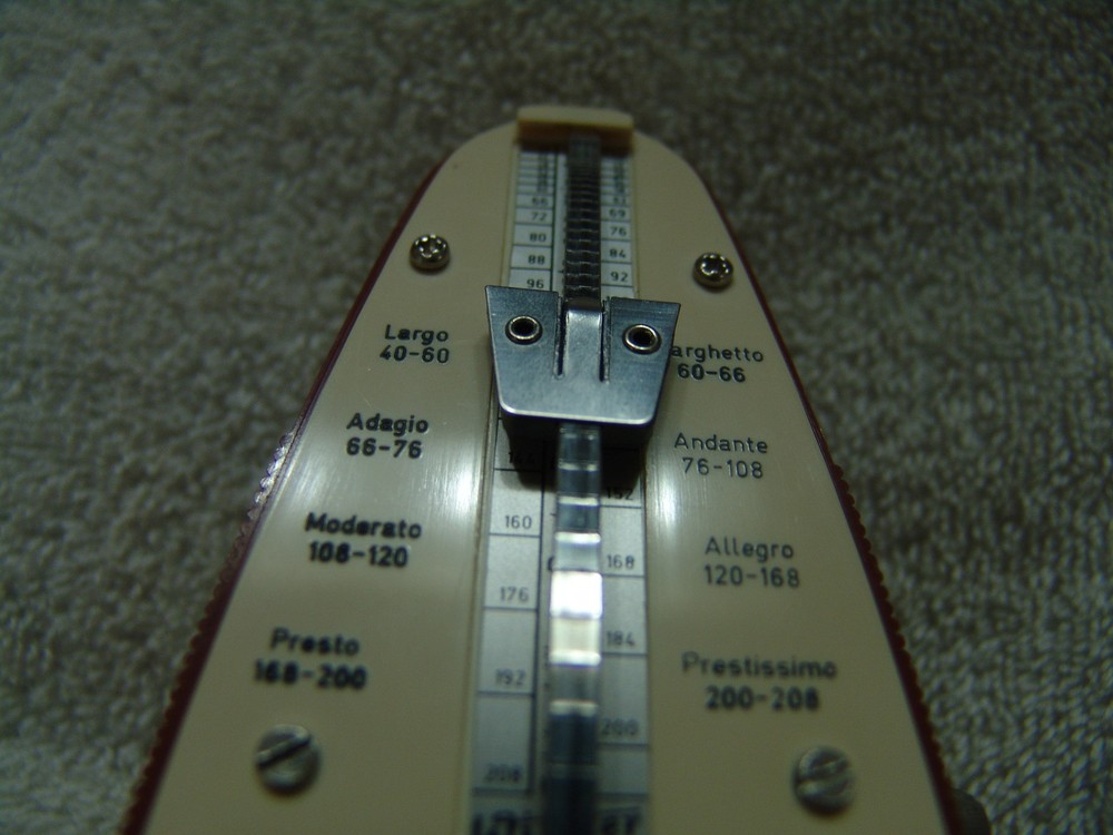 WITTNER TAKTELL PICCOLO METRONOME MEDIUM BROWN