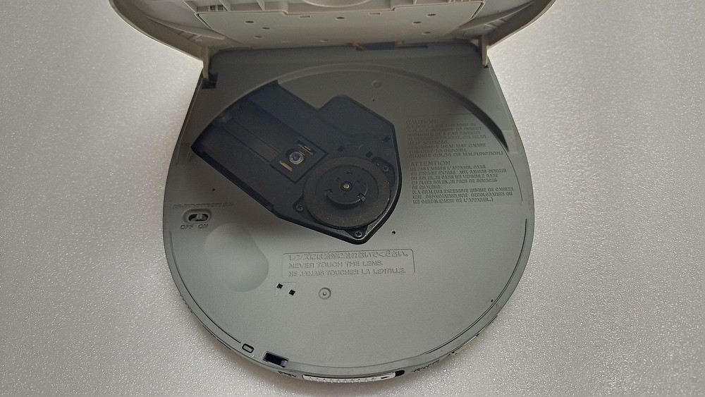 Sony D-EJ725 Portable CD player
