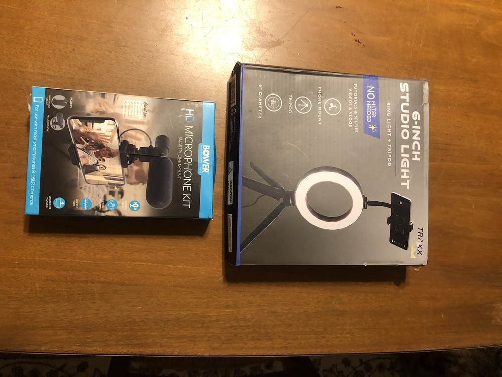 Traxx 6 Inch Studio Light & Bower HD Microphone Killld