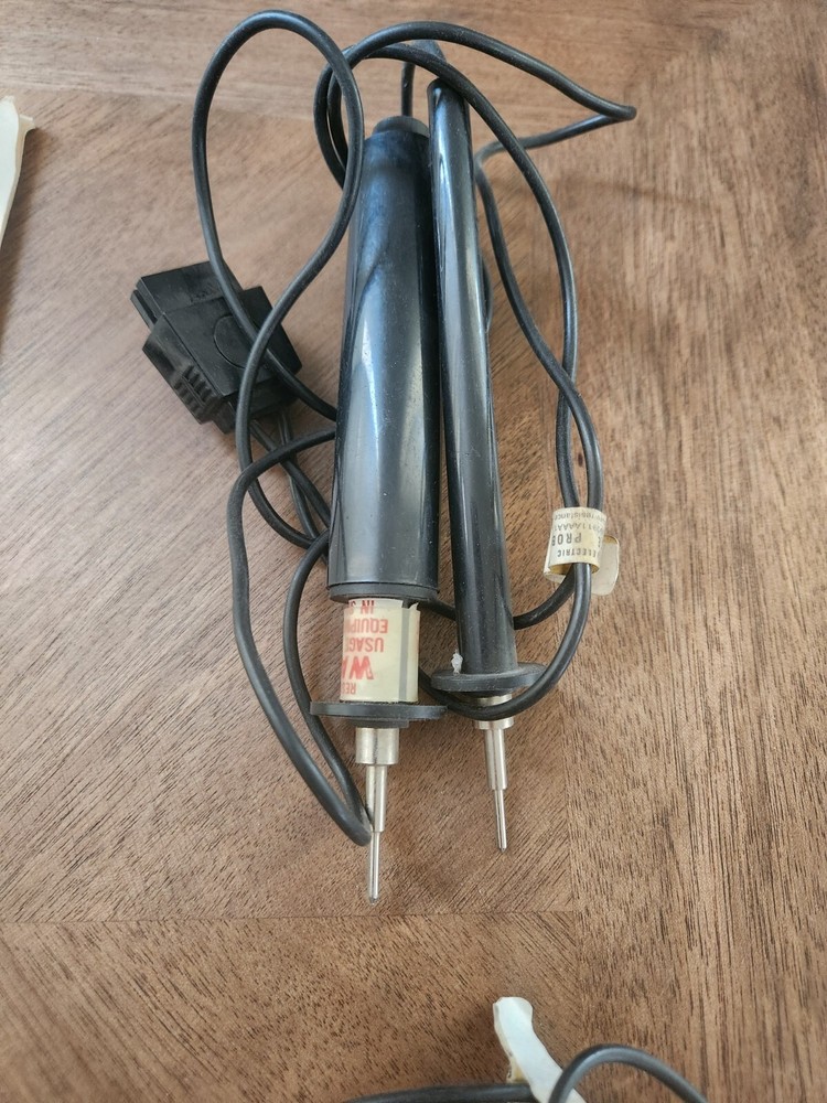 General Electric Snapper AC Volt / AMP / OHM /Hook-On Meter with Case