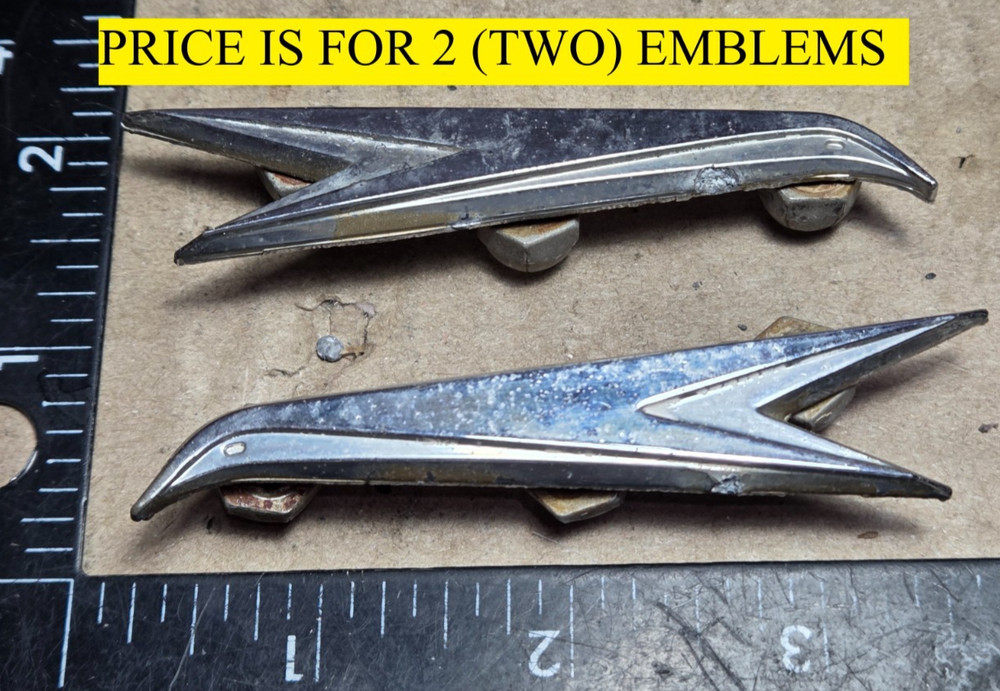 BUICK SKYLARK CIRCA 1966 QUARTER PANEL EMBLEM SET 7600962 + 7600963 (6617)