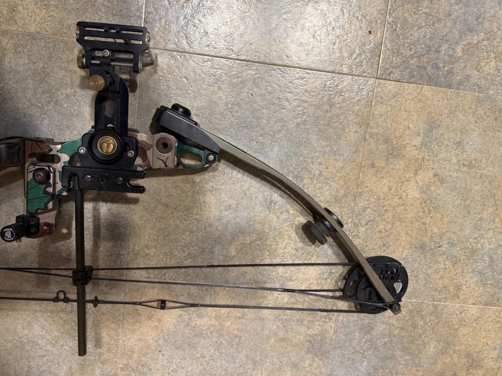 HOYT TENACITY II - POWERFLEX COMPOUND BOW - LEFT HANDED