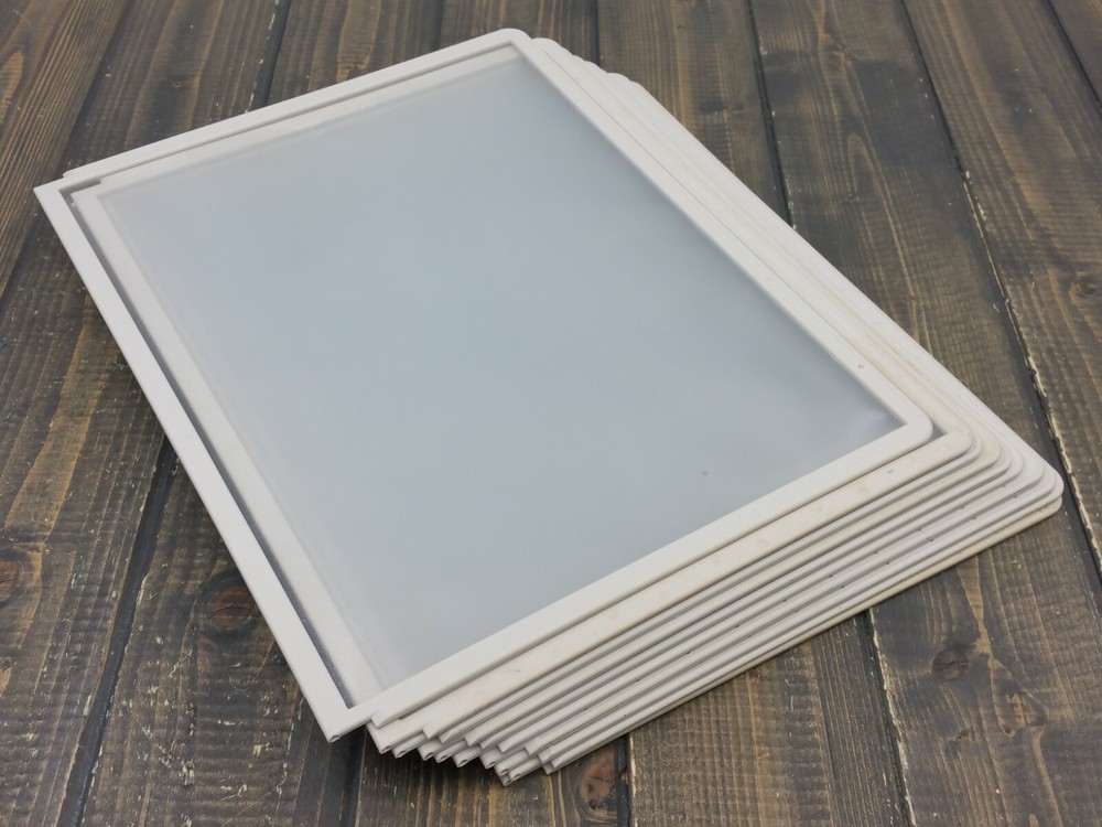 Durable 10 Panel WHITE 20 Sheet Display Capacity for Desktop Reference System
