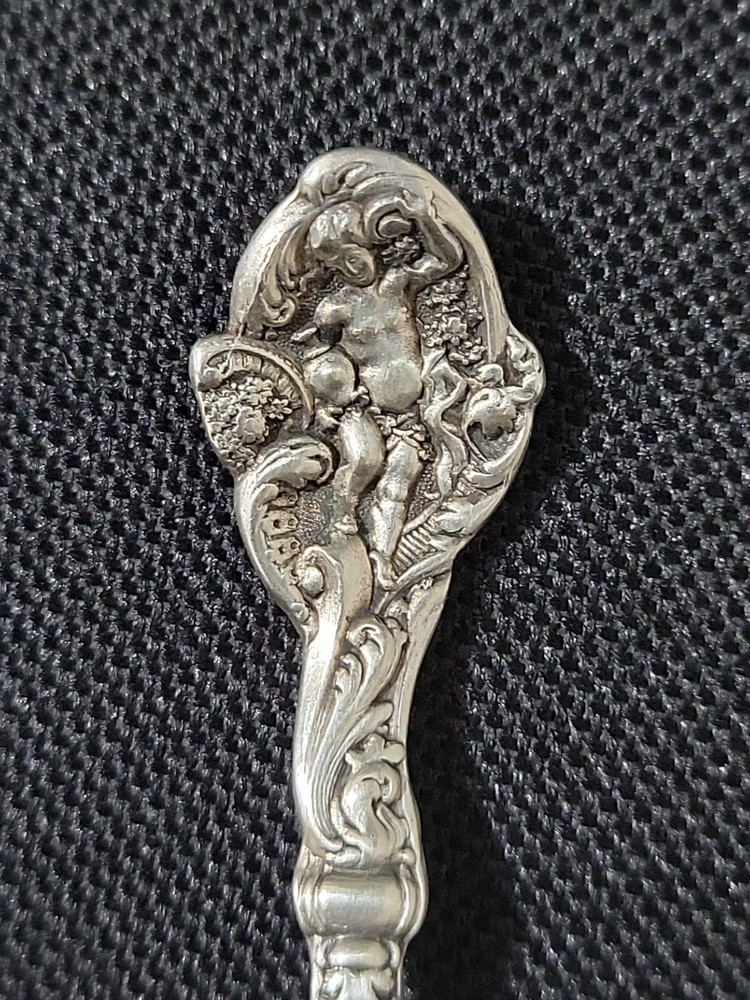 Antique Gorham Chantilly Pattern Sterling Silver Lemon Fork Copyright 88 13g
