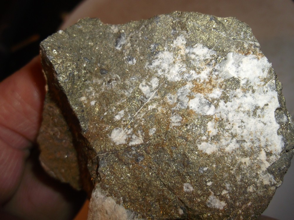 Gold, silver, copper, 230 grams samples ,ore high grade .