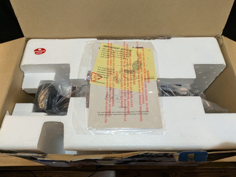 Waring Pro WMK300 Professional Belgian Waffle Maker New Open Box