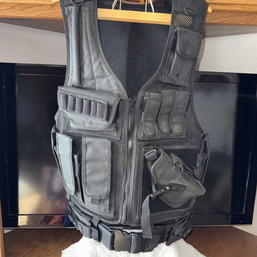 Multi Purpose Tactical Vest Black Unbranded EUC Large
