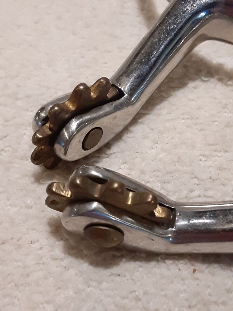 WESTERN SPURS SILVER TONE FANCY LEAF DESIGN