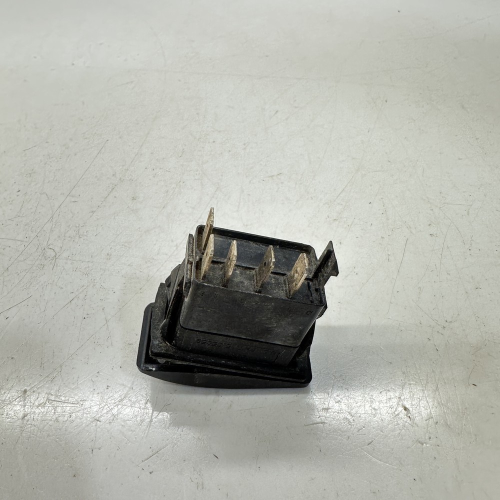 Switch, Over Ride - 2013 CanAm Commander | Silver