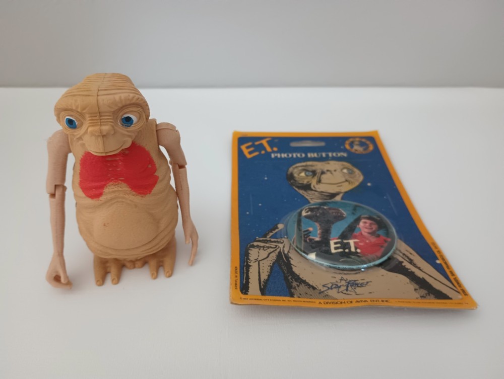1982 E. T. Photo Button New in Package & Mechanical E.T. Plastic Figure