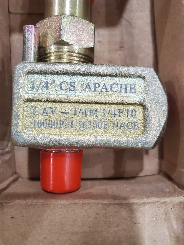 APACHE CAV-1/4M 1/4F10 10,000 PSI ANGLE NEEDLE VALVE