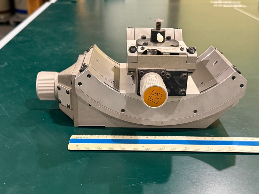 Microcontrolle Goniometric Cradle - Manual adjustment of two angles