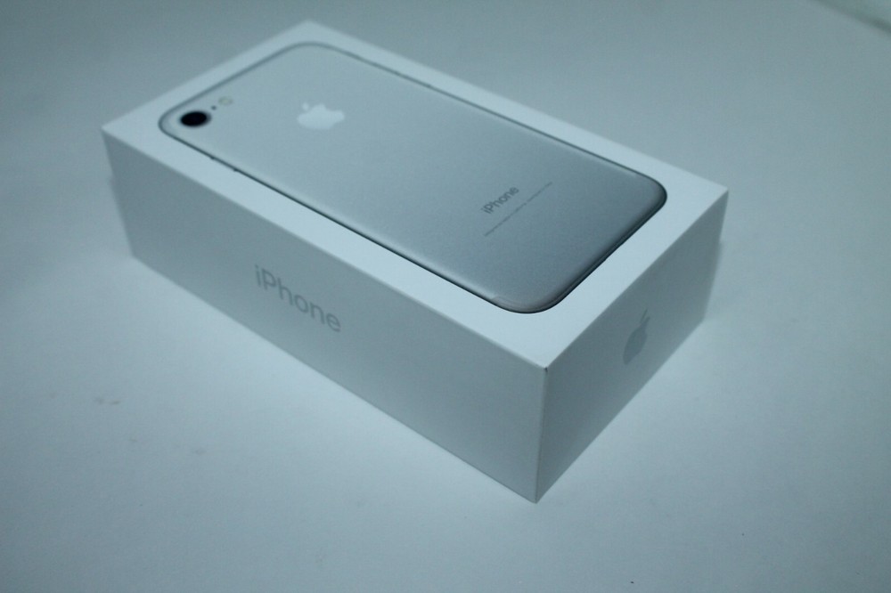 Apple iPhone 7 32GB Silver EMPTY BOX ONLY