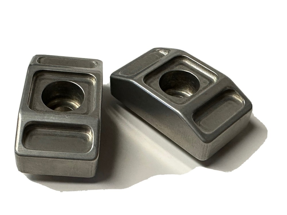Dyna 1991-2005 axle adjuster blocks Lopro