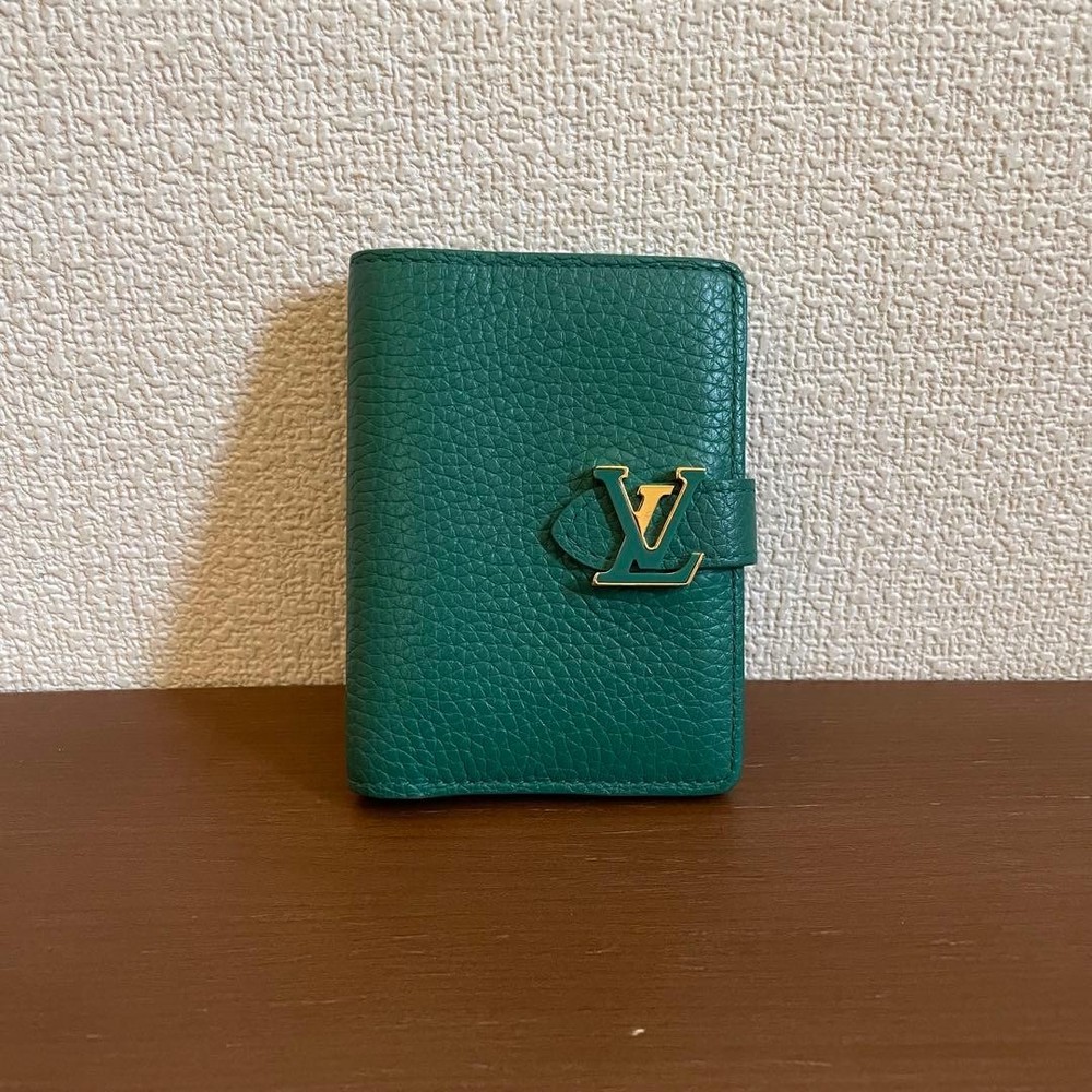 LOUIS VUITTON LV Vertical Wallet Compact Authentic