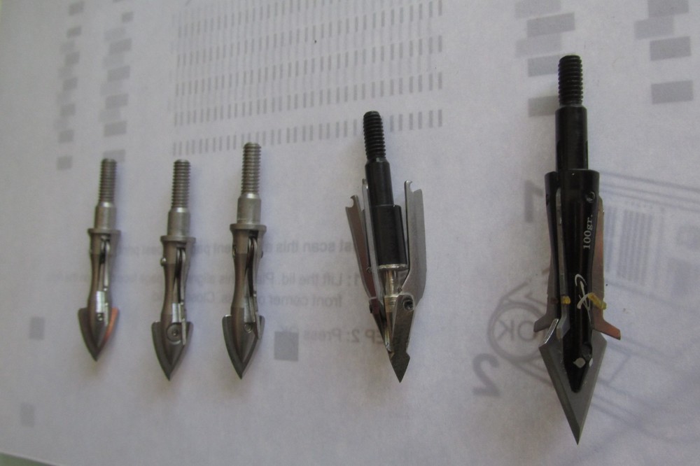 5- Mechanical Broadheads 100 grain each Archery