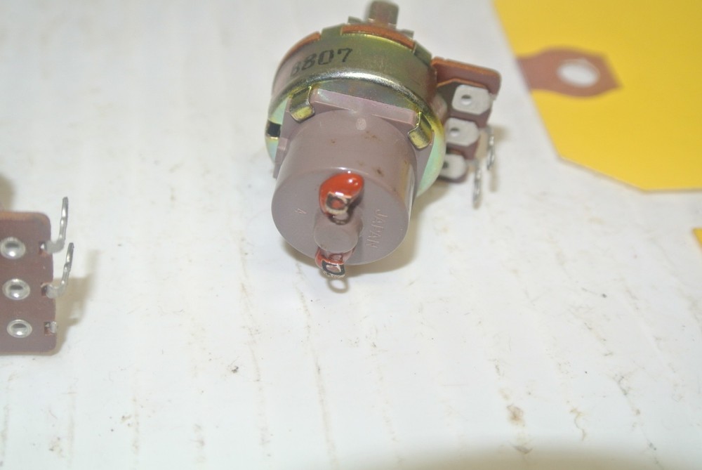 25 PCS. Variable Resistor Push On/Off Matsushita Electronic # M180KB