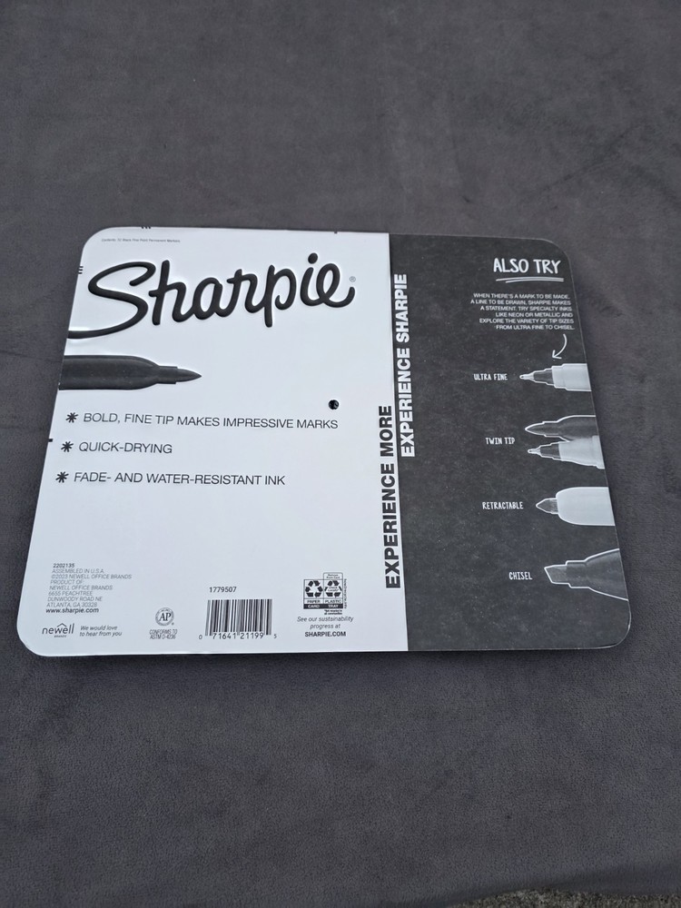 SHARPIE Permanent Markers Fine Point 32 Count Black