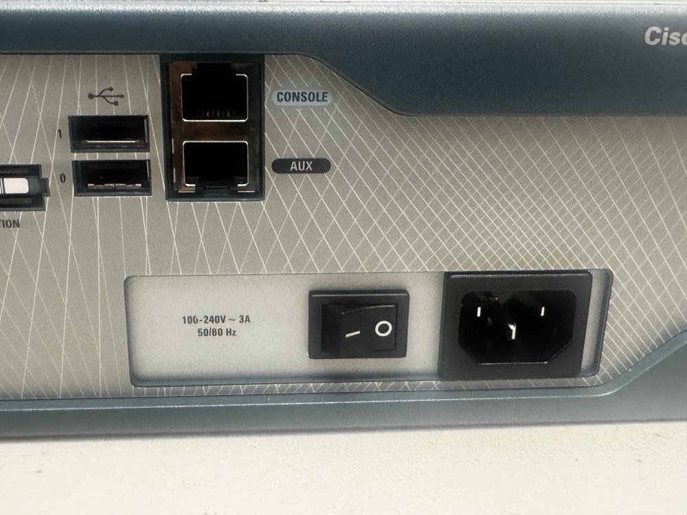 Cisco 2800 Series Router Cisco 2821 Integrated Router w/Modules & Compact Flash