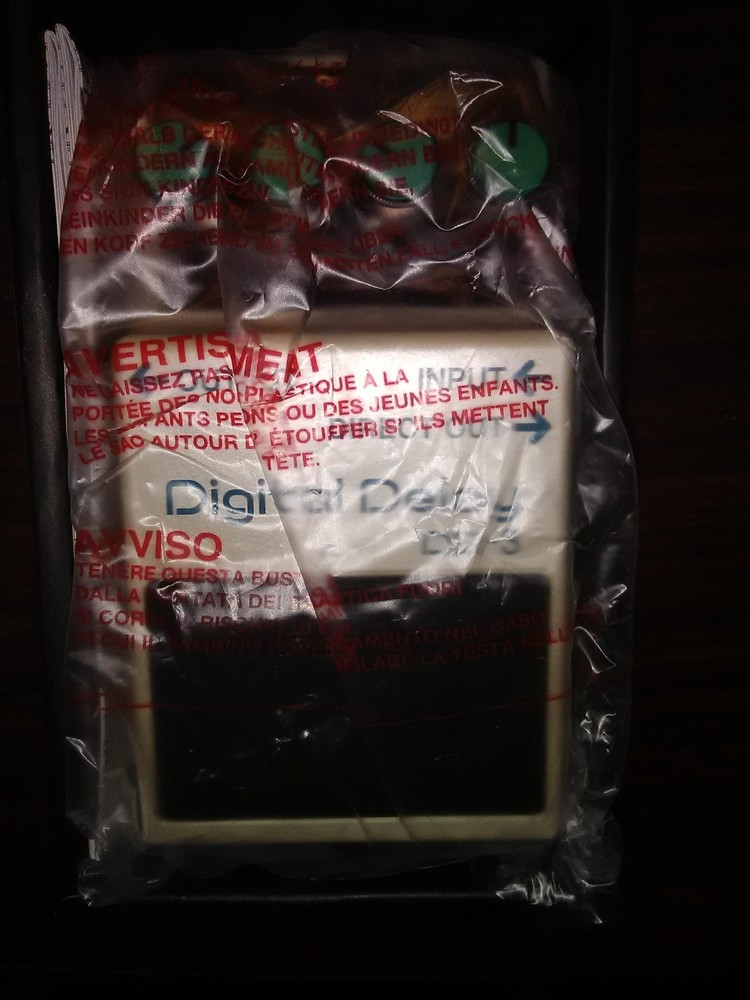 Boss (DD-3) Digital Delay Guitar Effect Pedal