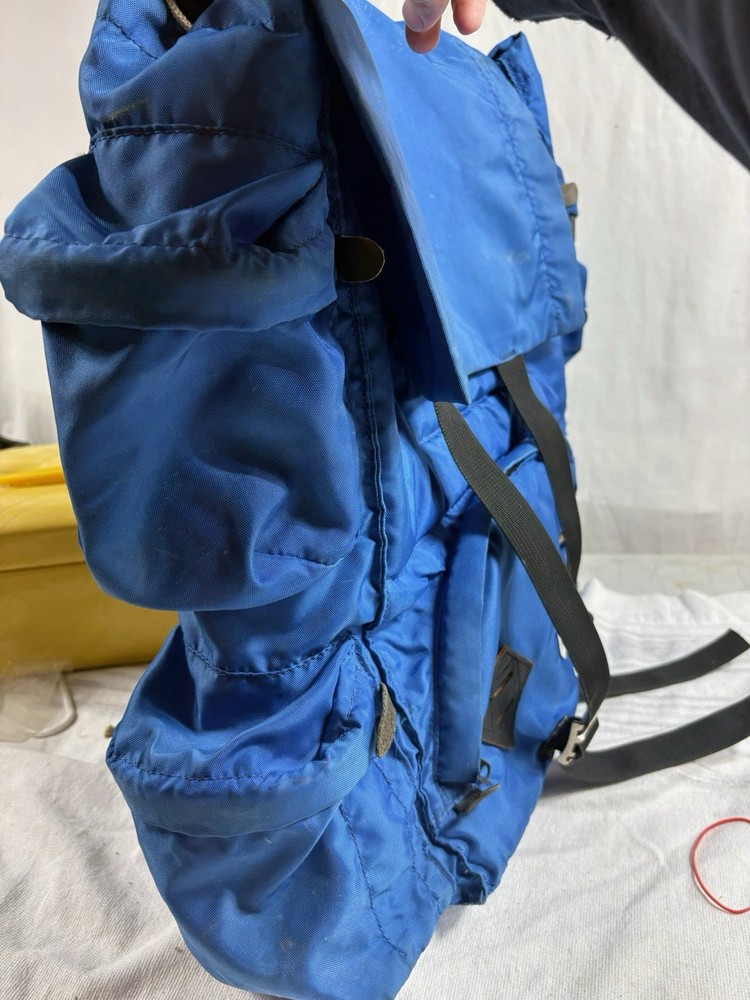 Vintage Ultimate Experience Camera Skiing Hiking Backpack Blue