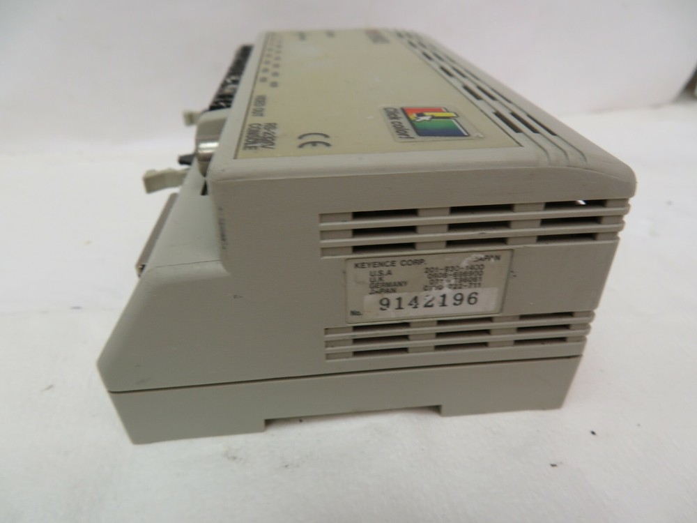 KEYENCE CV-301 MACHINE VISION CONTROLLER RS-232C
