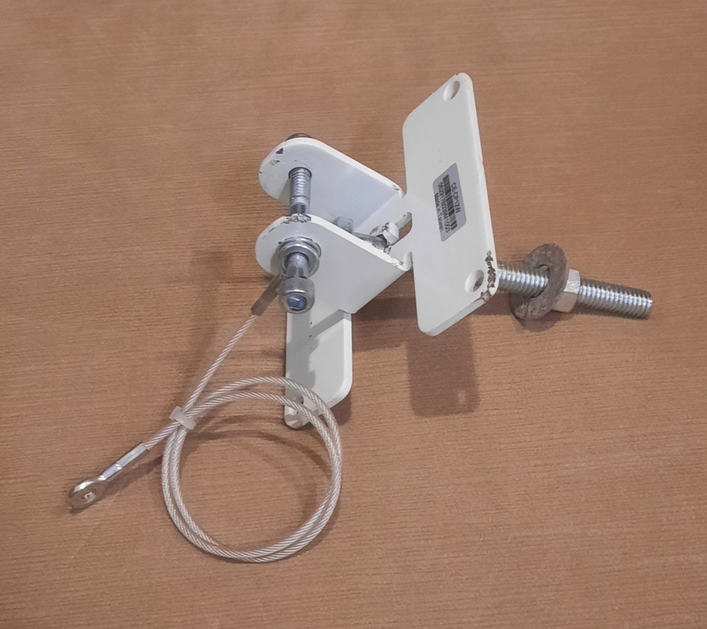 Clinton CE-CP12W Camera Pole Mount, Pre-Owned